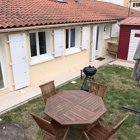 La Ptite Maison De Pour 4 Personnes Avec Jardin 度假居