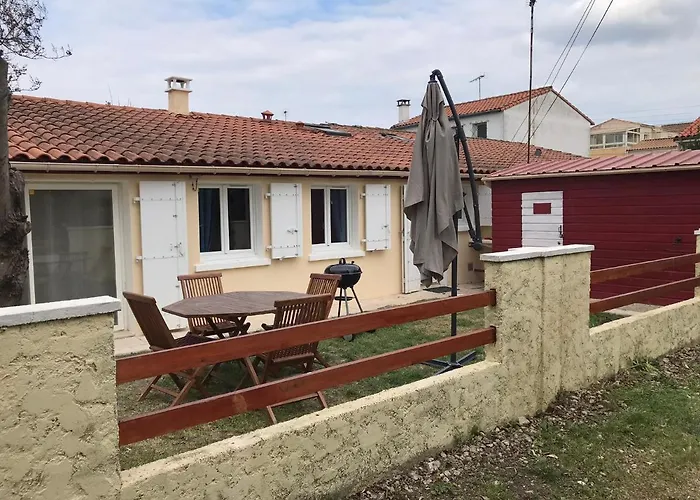 La Ptite Maison De Pour 4 Personnes Avec Jardin بيت للعطل